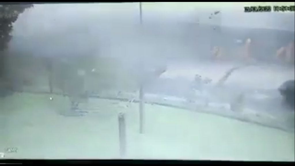 Vídeo Veja momento em que tornado atinge cidade de Santa Catarina CLICSC