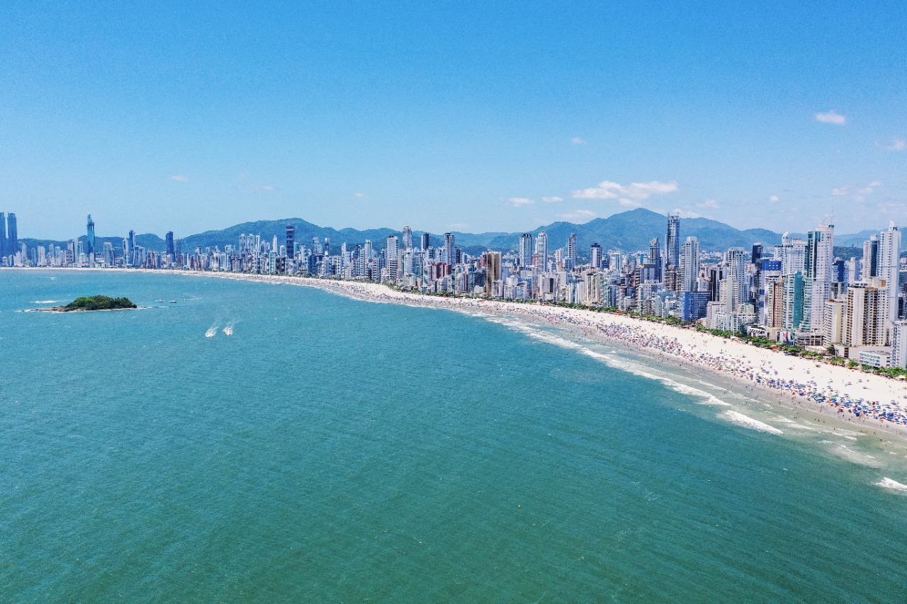 Praia Central de BC está própria para banho CLICSC