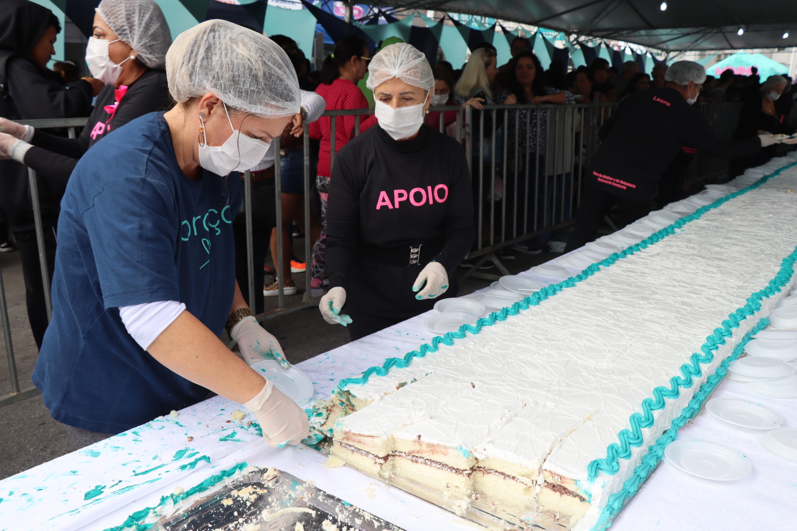 Comunidade celebra os 59 anos de BC com mais de 25 mil fatias de bolo