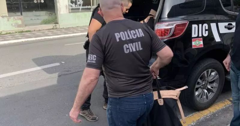 policiais civis viatura