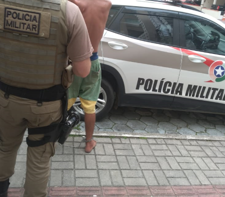 Em Tijucas filho sob efeito de drogas tenta matar o próprio pai