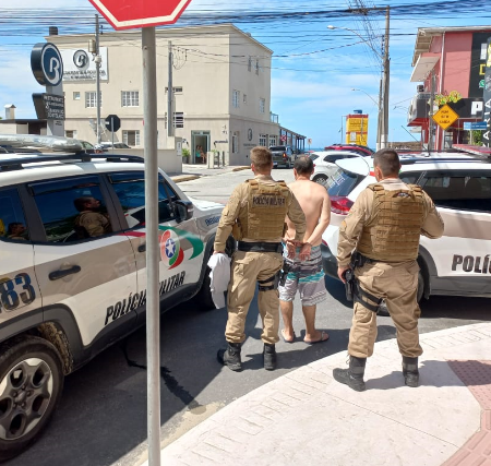 Em Porto Belo foragido da justiça é preso na praia