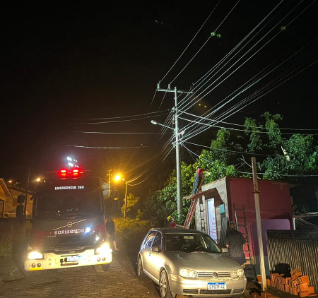 Em Criciúma temporal e fortes chuvas causam estragos