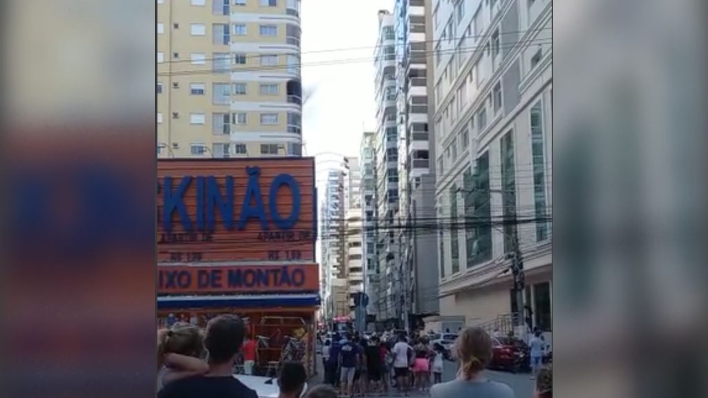 incêndio pega fogo apartamento itapema