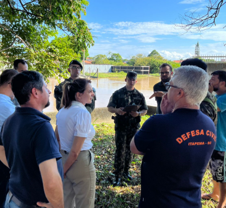 Exército visita Itapema e  Porto Belo e avalia instalação de ponte móvel no rio Perequê