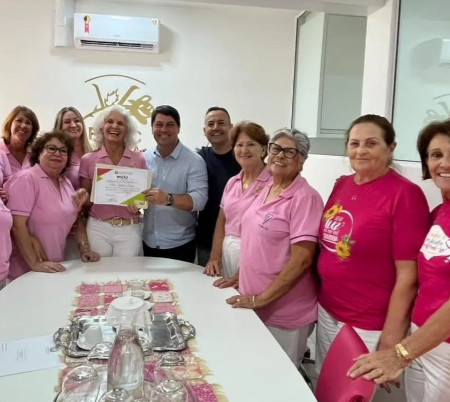 Rede Feminina de combate ao câncer de Itapema é homenageada