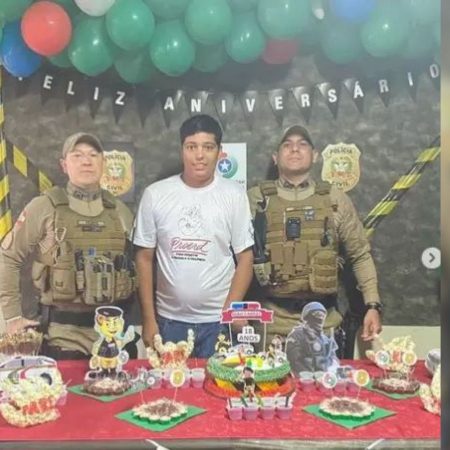 PM surpreende jovem autista durante festa de aniversário em Blumenau