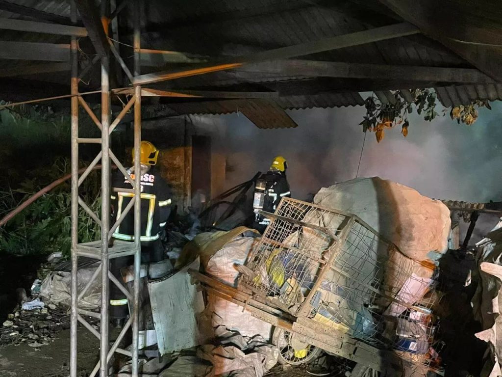 casal de idosos incêndio navegantes