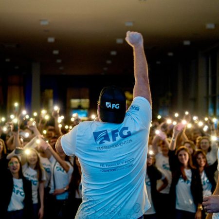 Reunião entre colaboradores da FG Empreendimentos celebra resultados