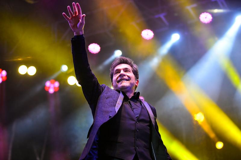 Imagem mostra cantor daniel