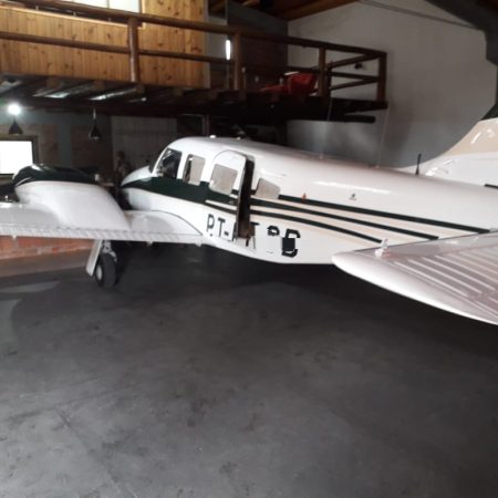 Avião furtado é recuperado e suspeitos são presos em hangar de Porto Belo