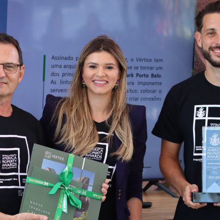 Vokkan e Torresani comemoram prêmio internacional