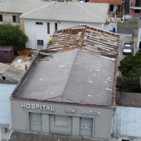 Hospital em SC fecha pela primeira vez em 80 anos após tornado