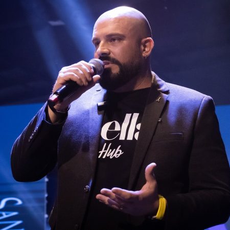 Empresário Dartagnan Sant Anna lança livro no Bella Experience