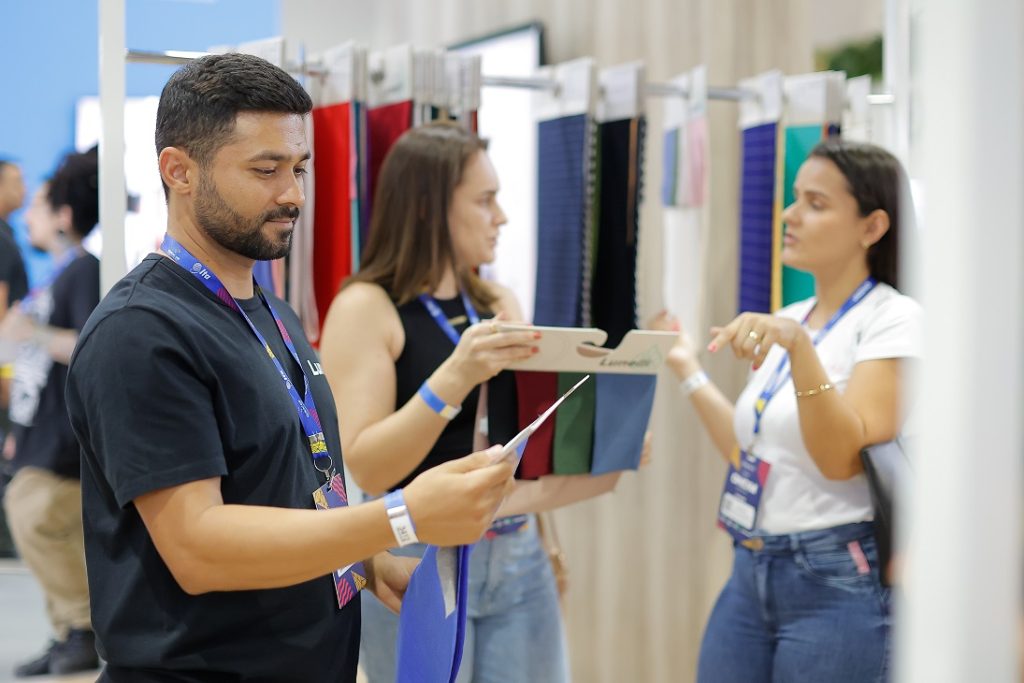 O atributo alt desta imagem está vazio. O nome do arquivo é Feira-de-insumos-para-confeccionistas-foi-um-dos-destaques-do-ONDM-Goiania-2024-1024x683.jpg